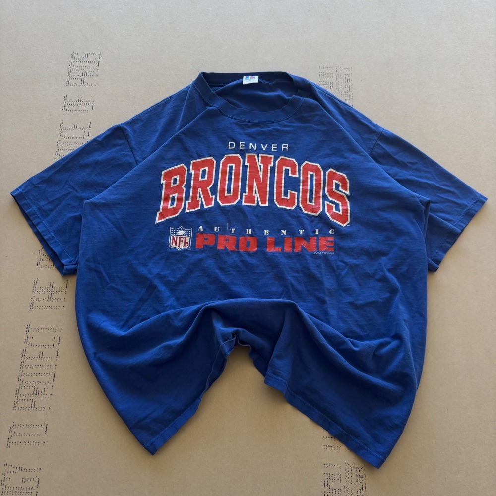 Vintage 90s Russell Athletic Denver Broncos T-shirt